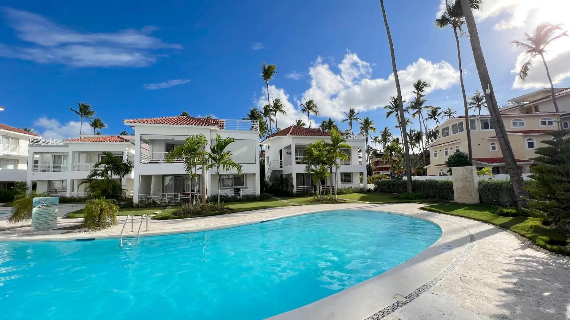 Hotel Deluxe Villas Los Corales Beach & Spa - Best Price For Vacation Rental Punta Cana