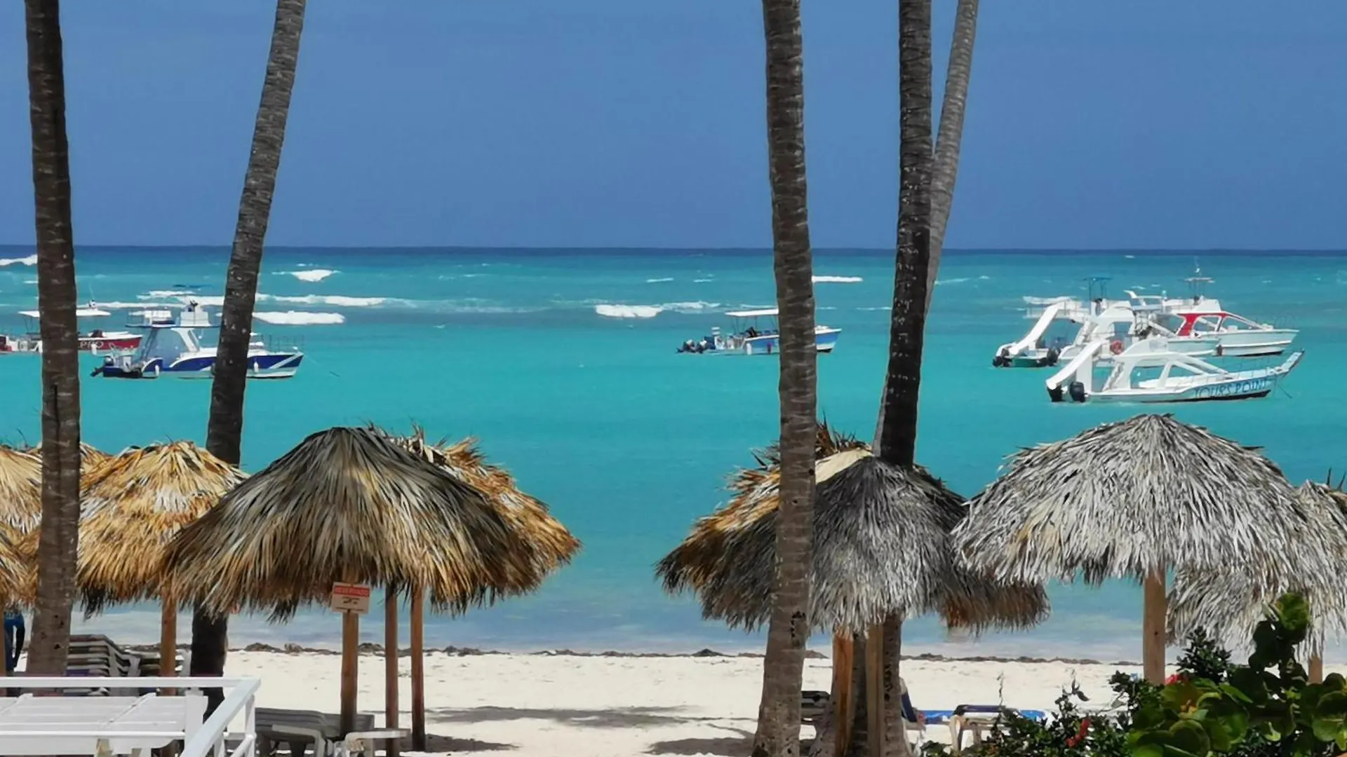 Hotel Deluxe Villas Los Corales Beach & Spa - Best Price For Vacation Rental Punta Cana