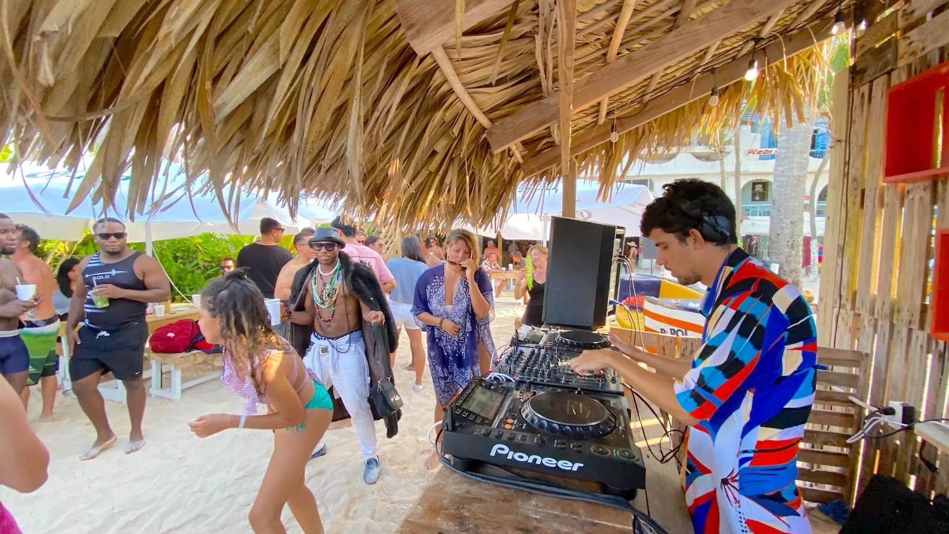 Hotel Deluxe Villas Los Corales Beach & Spa - Best Price For Vacation Rental Punta Cana