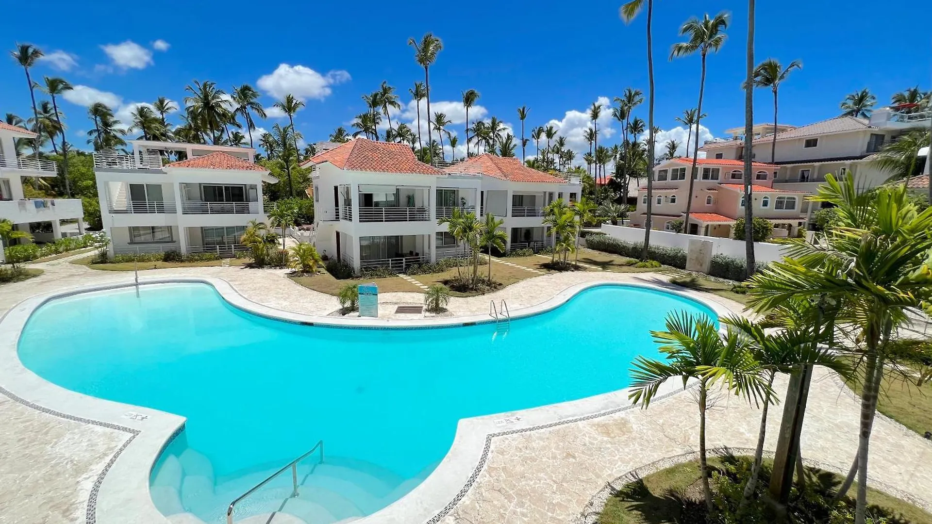 Hotel Deluxe Villas Los Corales Beach & Spa - Best Price For Vacation Rental Punta Cana