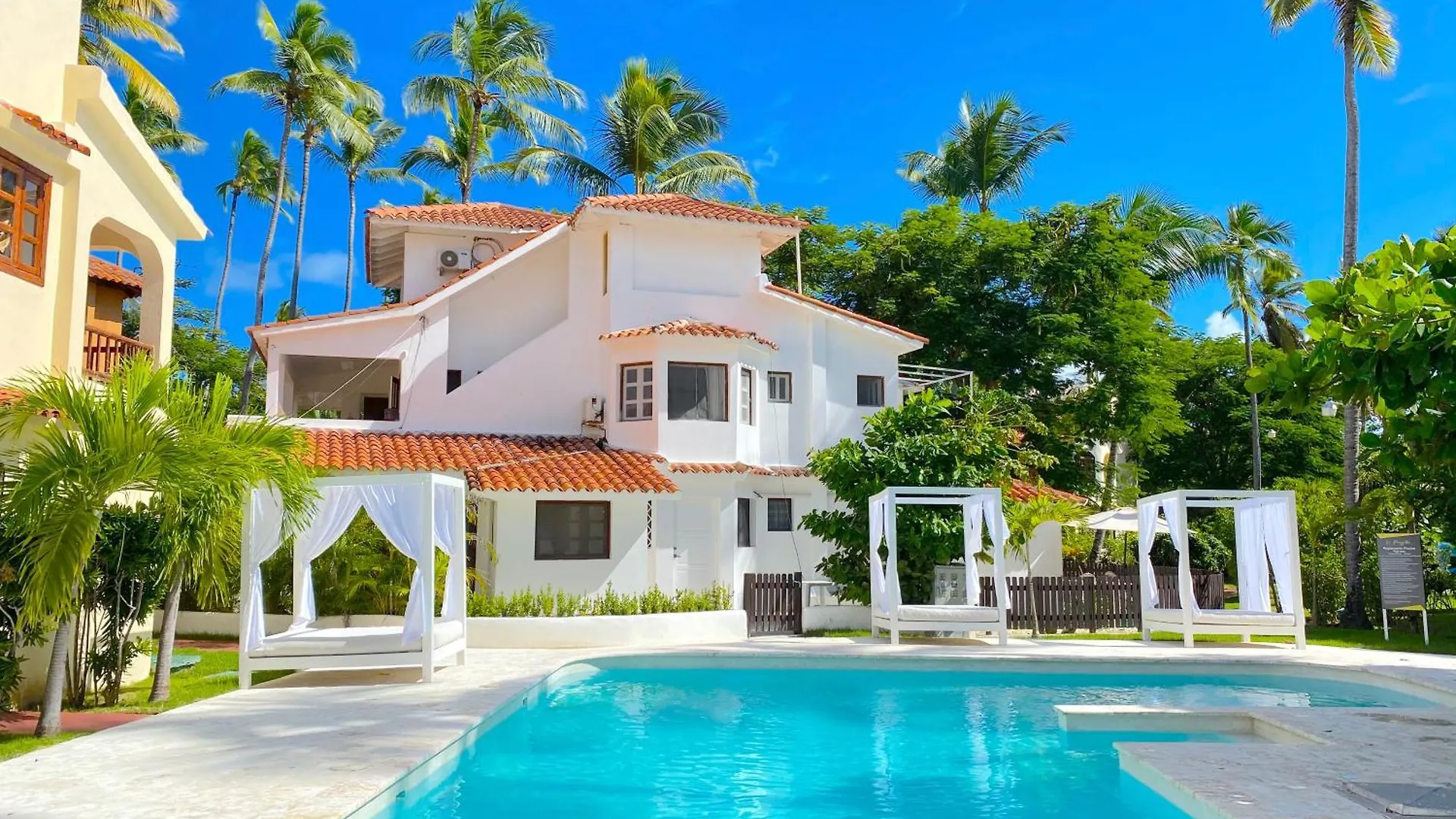 Deluxe Villas Los Corales Beach & Spa - Best Price For Vacation Rental Punta Cana Hotel